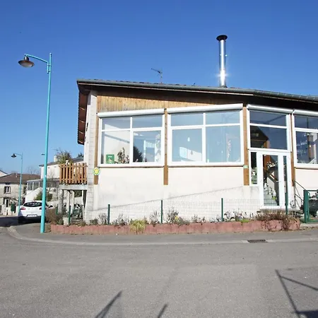 Avec Acces Independant, Terrasse, Proche Epinal Et Activites Culturelles * Hagecourt