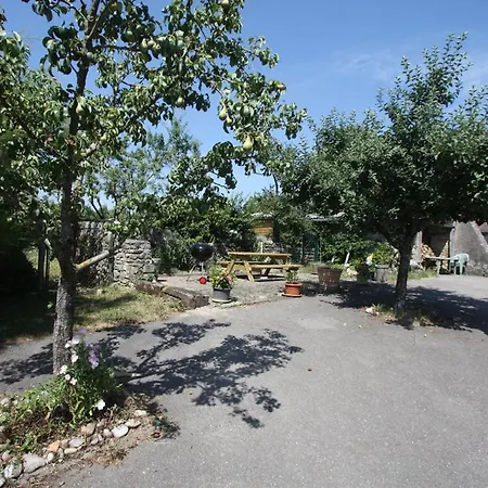 Avec Acces Independant, Terrasse, Proche Epinal Et Activites Culturelles - Fr-1-589-138