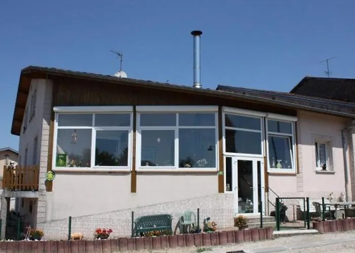 Avec Acces Independant, Terrasse, Proche Epinal Et Activites Culturelles - Fr-1-589-138 * Hagecourt